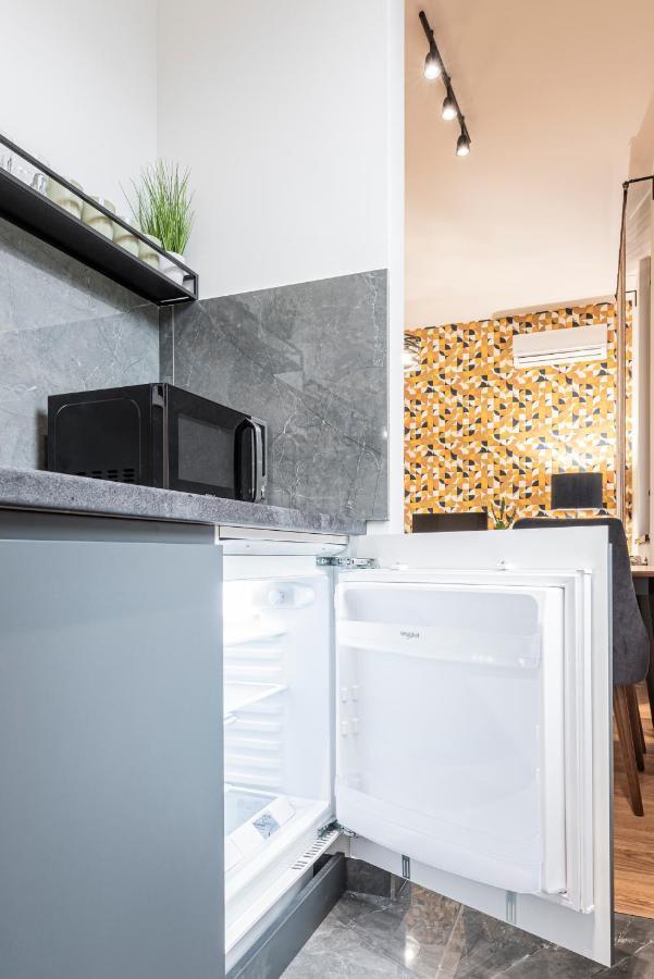 Vertigo Modern Studio-Free Private Parking-Fast Wi-Fi Novi Sad Luaran gambar